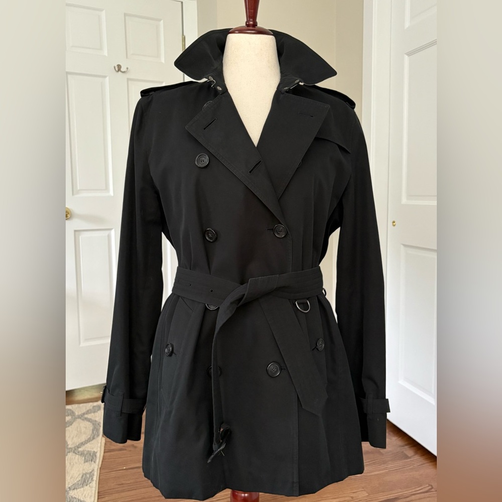 Burberry Kensington Short Trench Coat